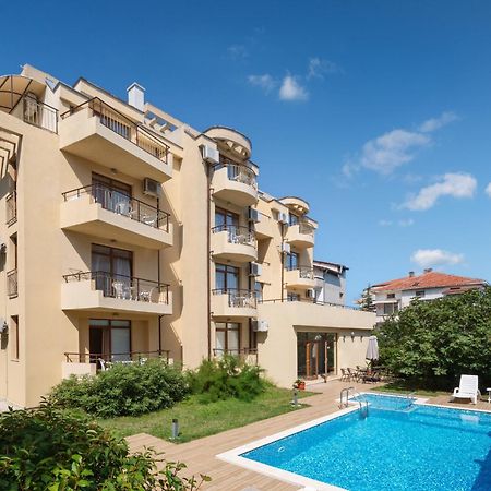 Hotel Milan Primorsko Luaran gambar