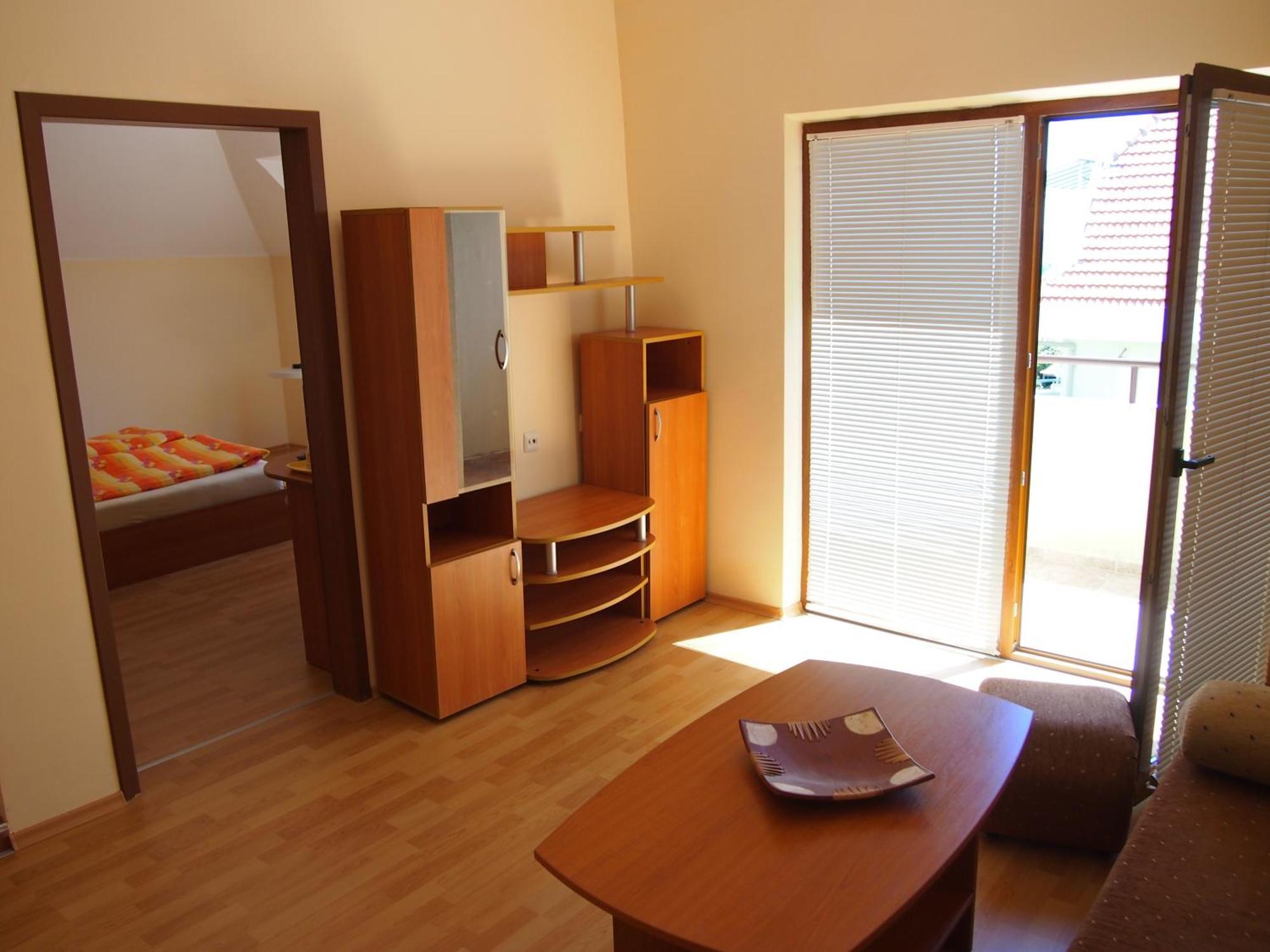 Hotel Milan Primorsko Bilik gambar