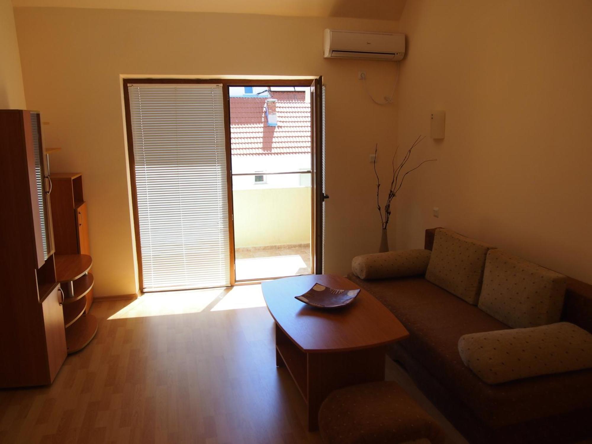 Hotel Milan Primorsko Bilik gambar
