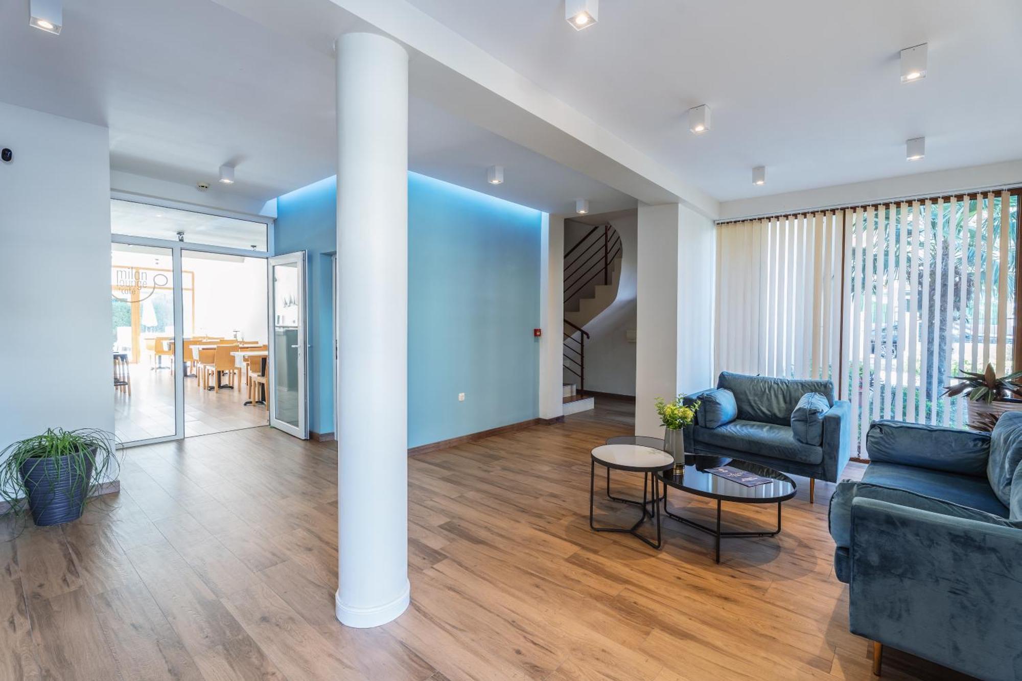Hotel Milan Primorsko Luaran gambar