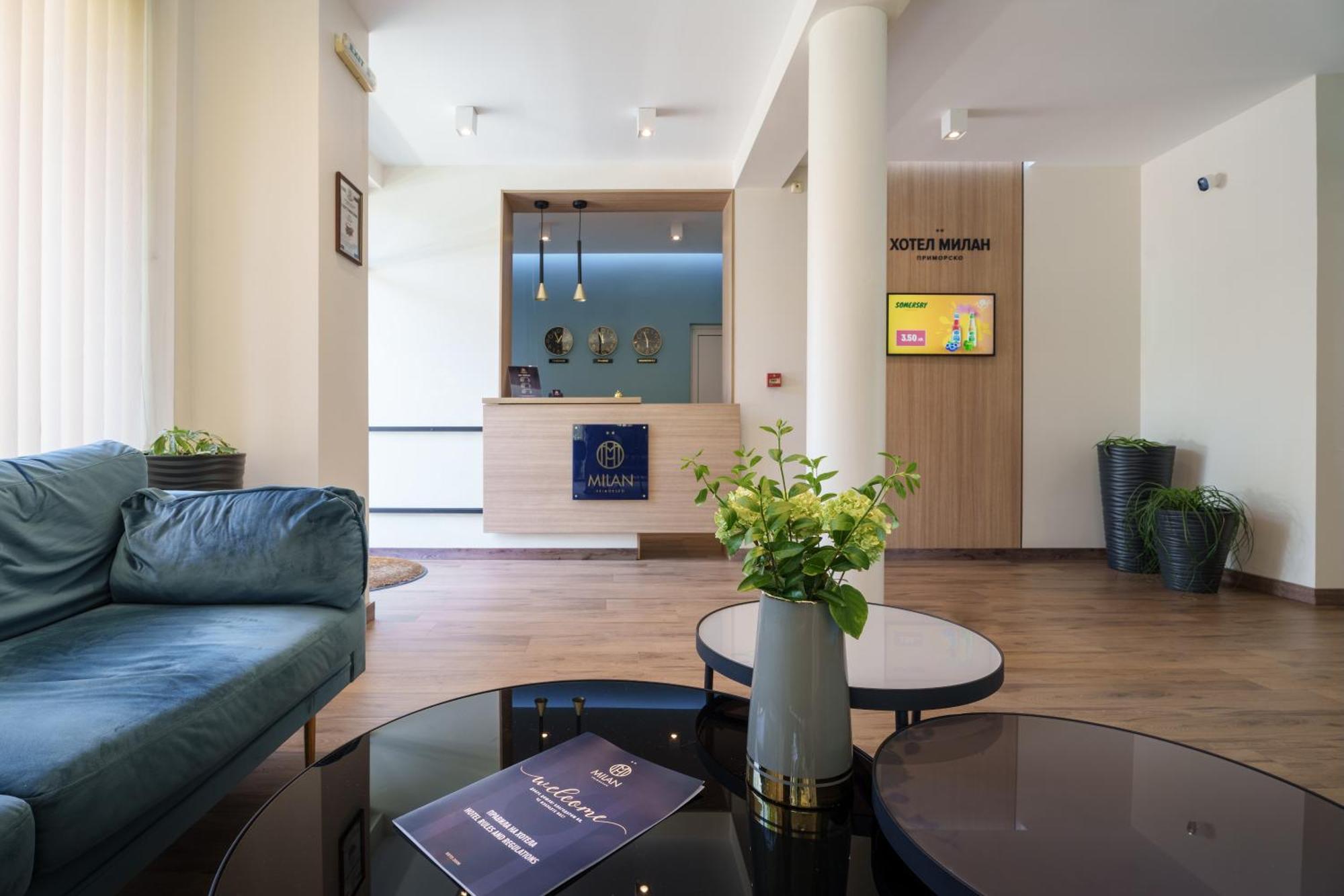 Hotel Milan Primorsko Luaran gambar