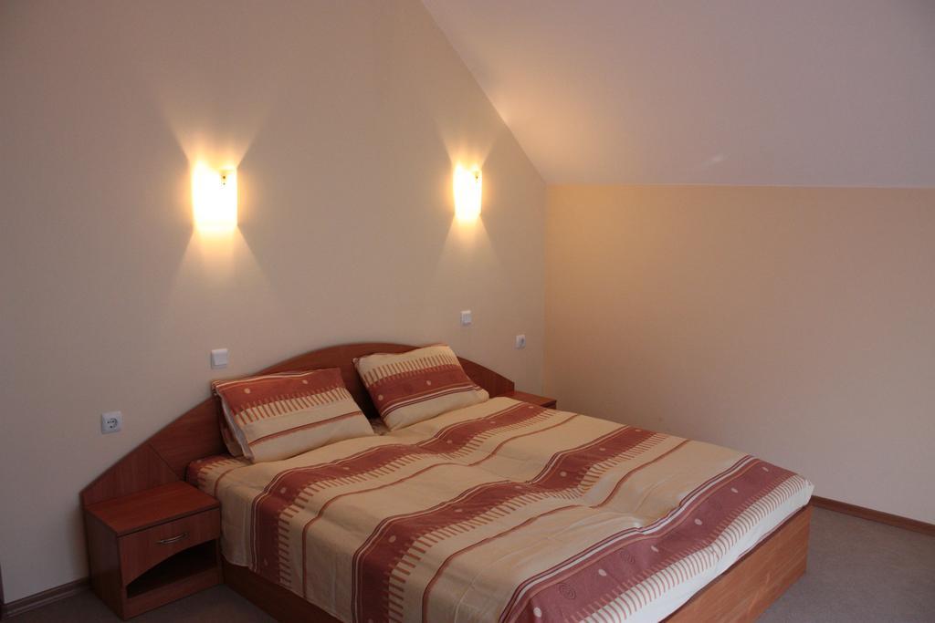 Hotel Milan Primorsko Luaran gambar