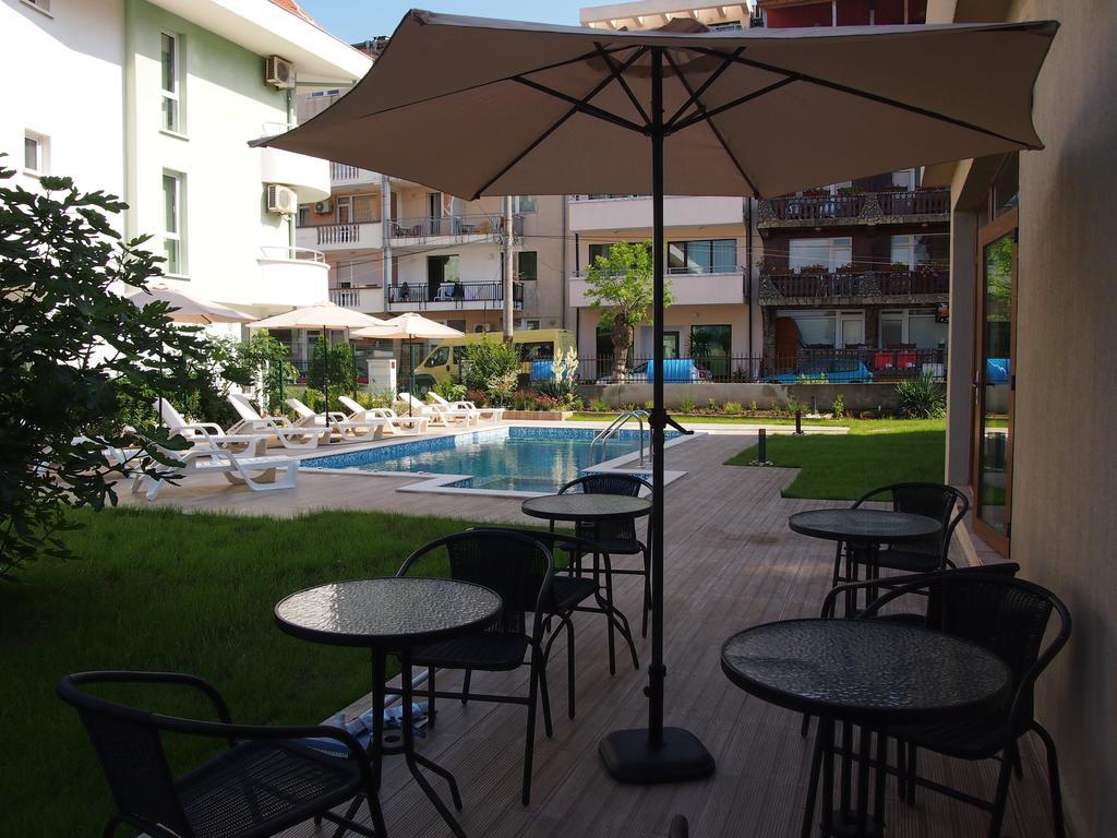Hotel Milan Primorsko Luaran gambar