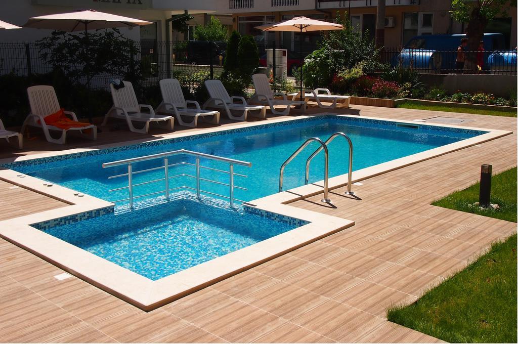 Hotel Milan Primorsko Luaran gambar