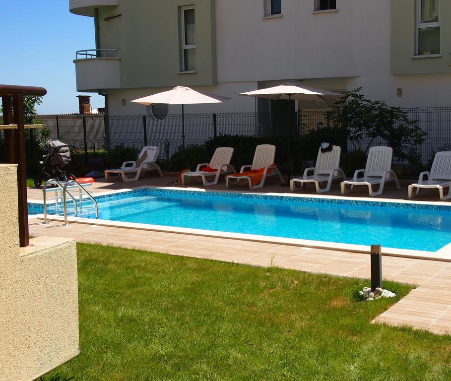 Hotel Milan Primorsko Luaran gambar