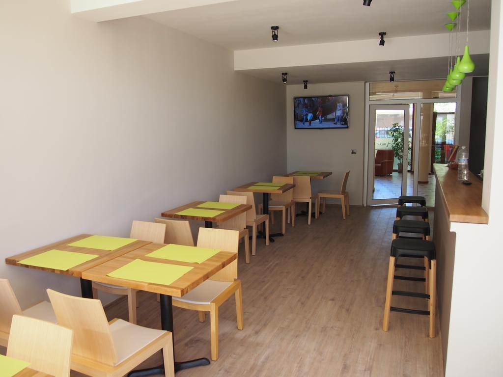 Hotel Milan Primorsko Luaran gambar