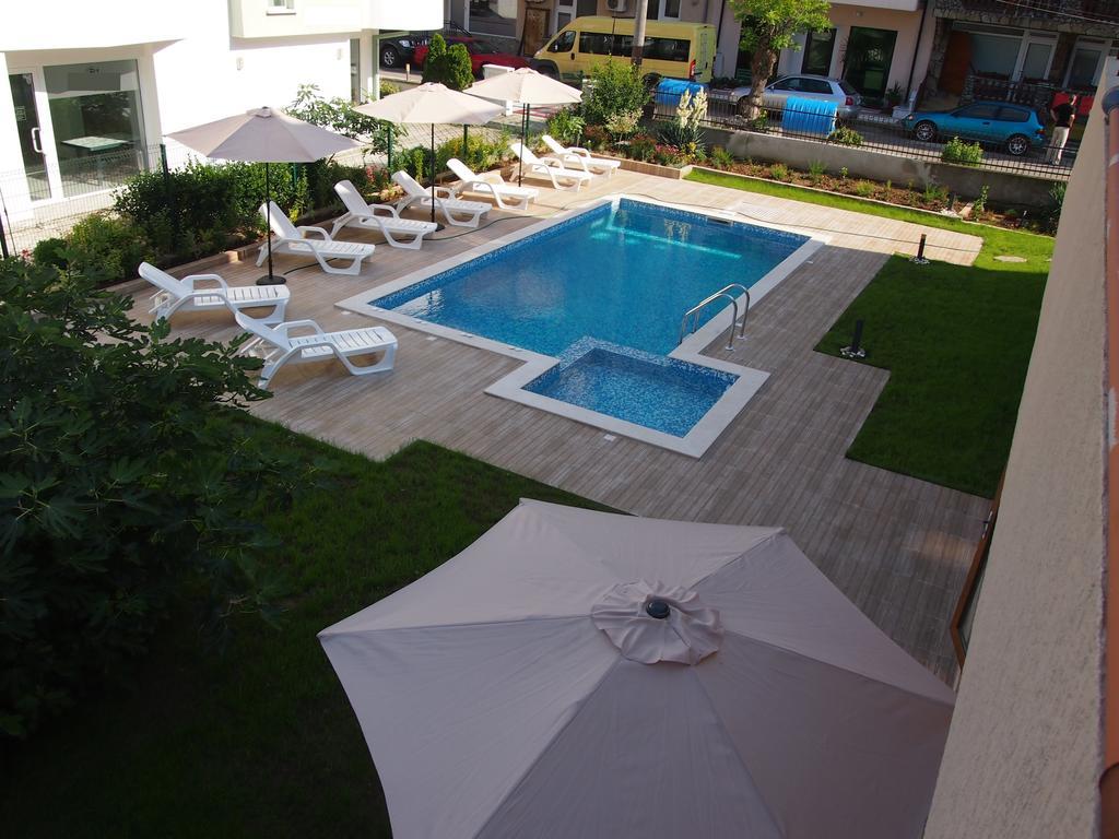 Hotel Milan Primorsko Luaran gambar