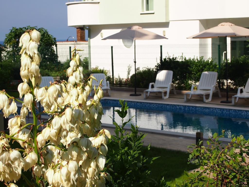 Hotel Milan Primorsko Luaran gambar