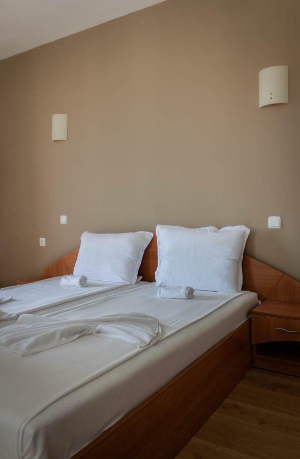 Hotel Milan Primorsko Luaran gambar
